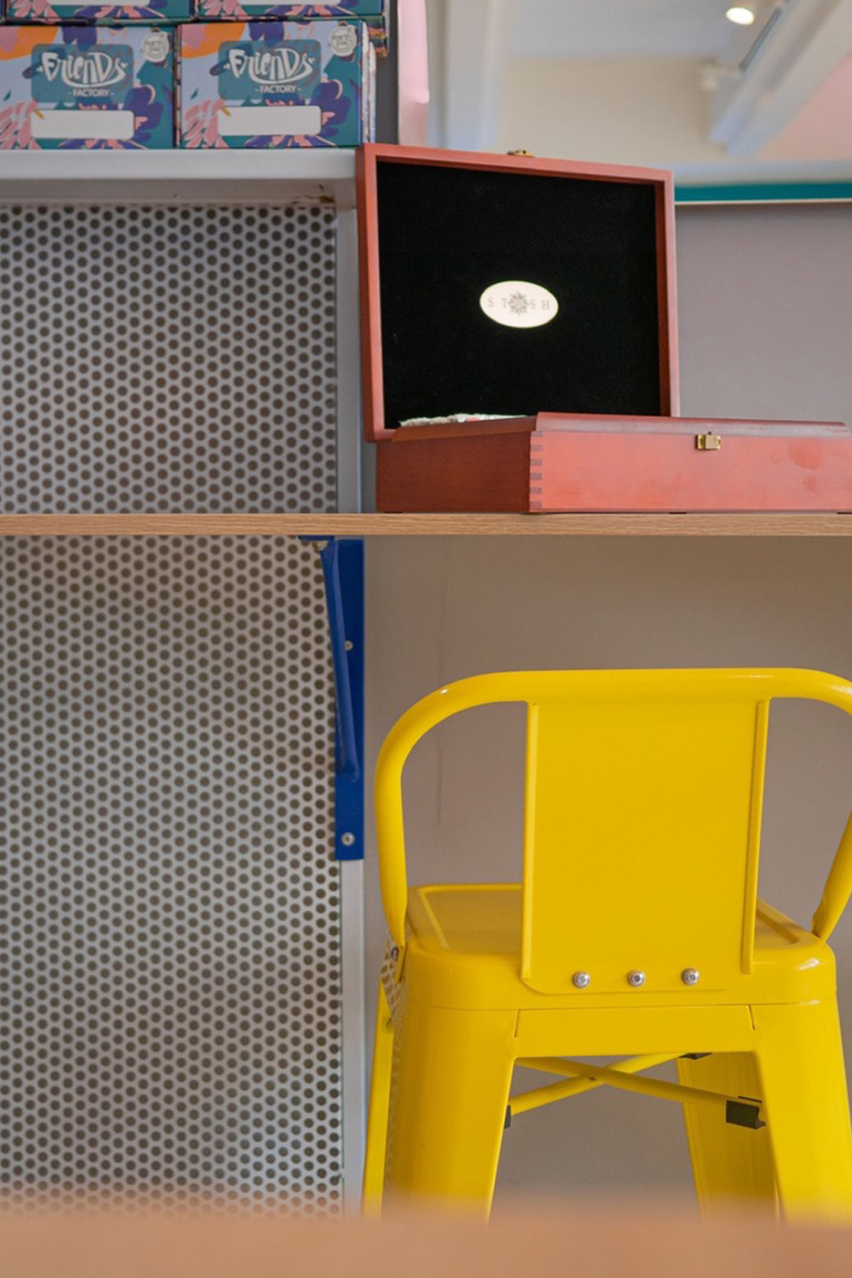 Friends Pastelería - Ventidos Studio